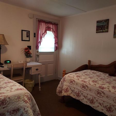 Serenity Motel Shaftsbury Exterior photo