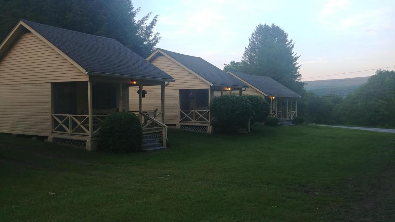 Serenity Motel Shaftsbury Exterior photo