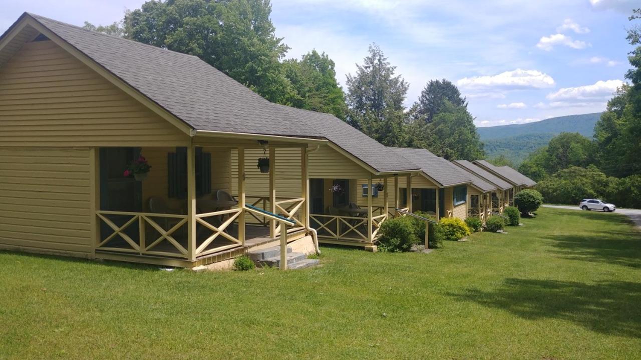 Serenity Motel Shaftsbury Exterior photo