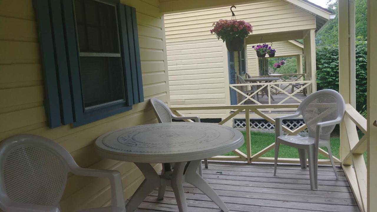 Serenity Motel Shaftsbury Exterior photo