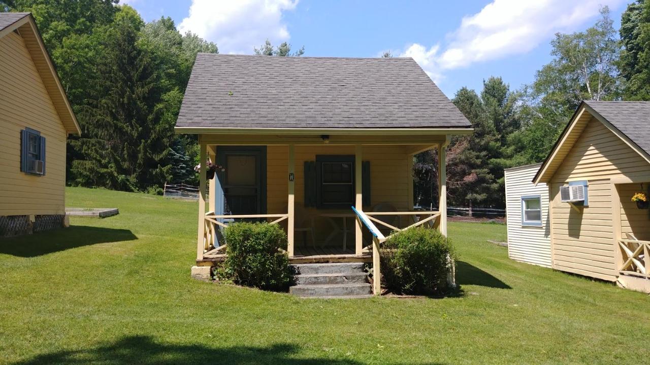 Serenity Motel Shaftsbury Exterior photo