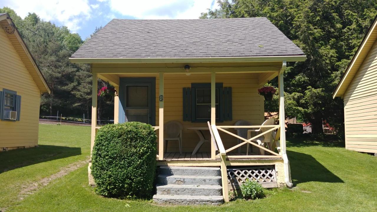 Serenity Motel Shaftsbury Exterior photo