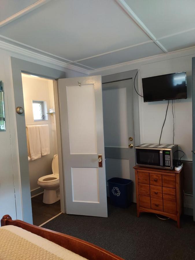 Serenity Motel Shaftsbury Exterior photo