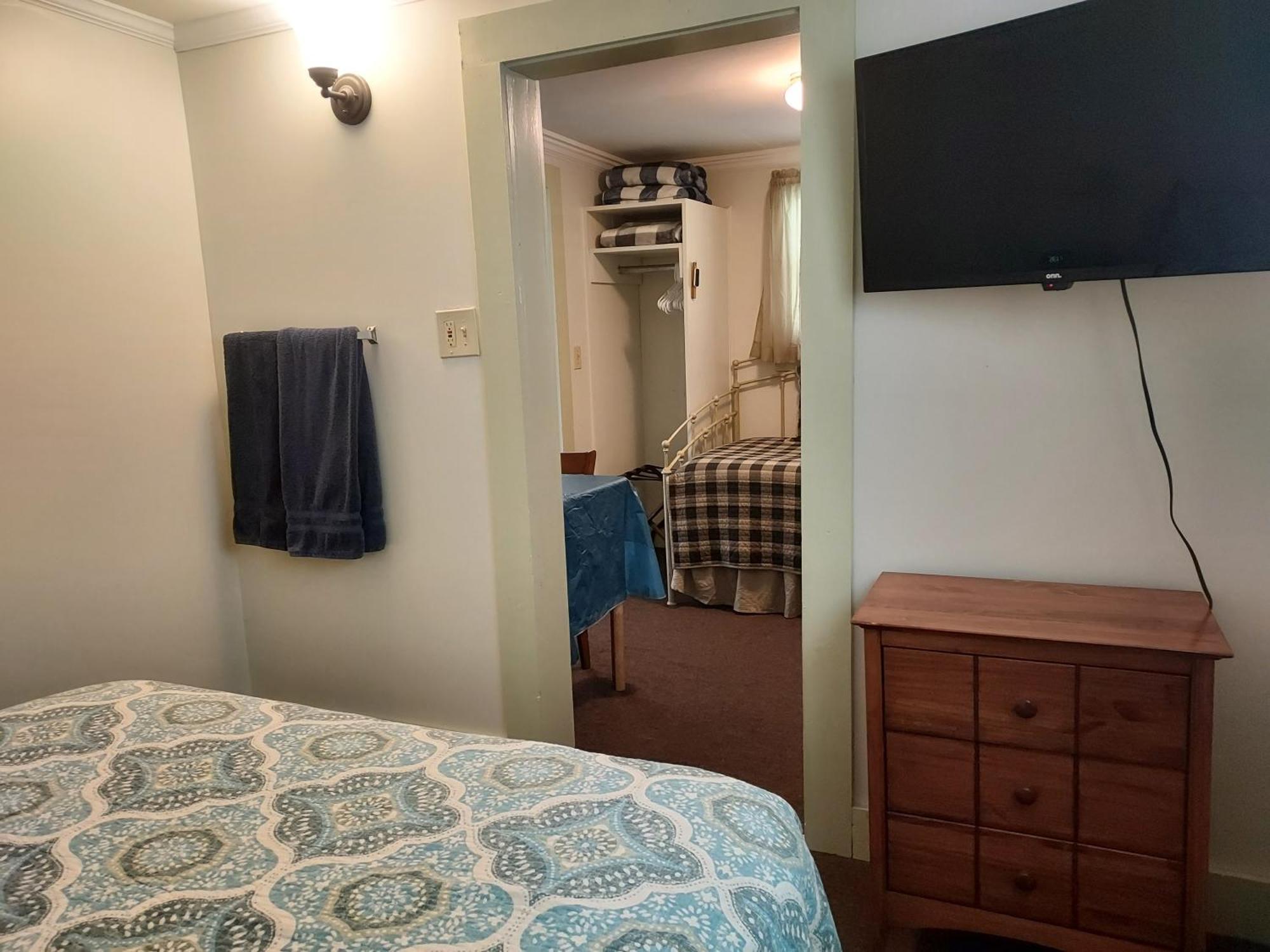 Serenity Motel Shaftsbury Exterior photo